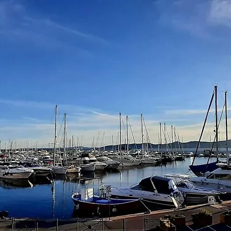 Appartement Et Parking A Santa Lucia Vue Mer Saint-Raphaël Esterno foto